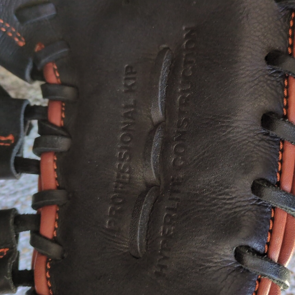 Rare!! Limited Edition Easton Mako 13.5" First Base Glove - Picture 9 of 16